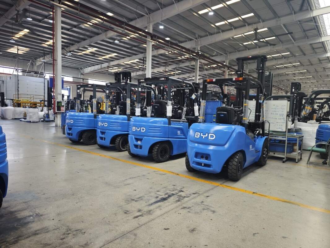 电动叉车与燃油叉车，雁峰区企业怎么选