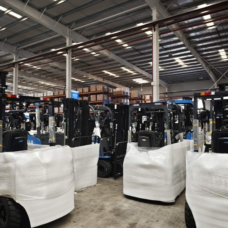 双清区建材市场里常见的电动叉车